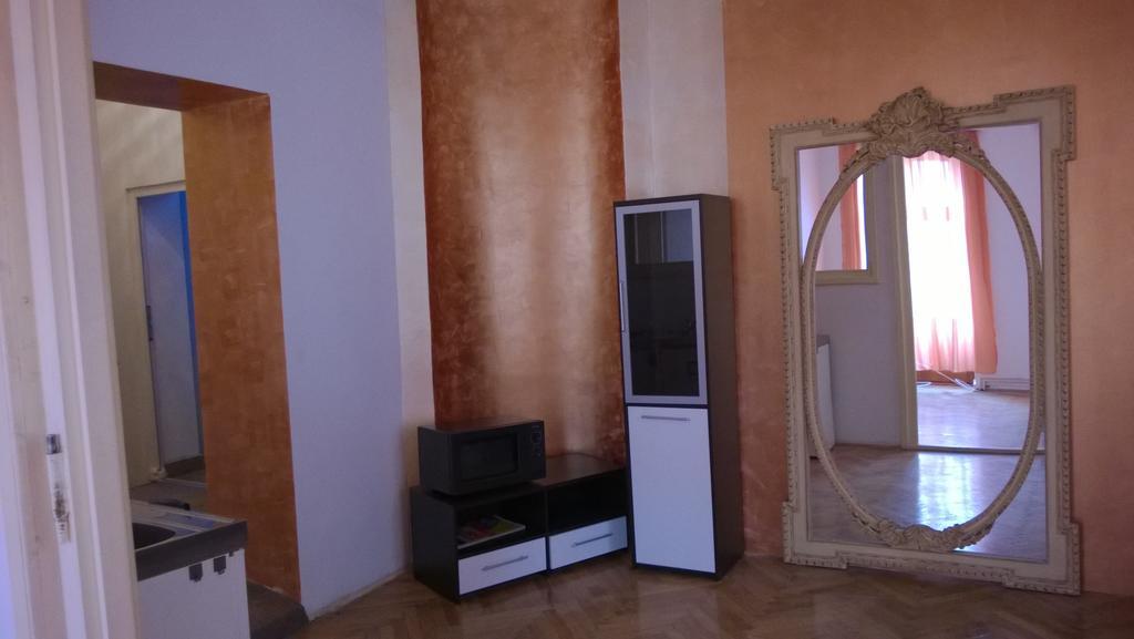M Central Apartments كلوج-نابوكا الغرفة الصورة