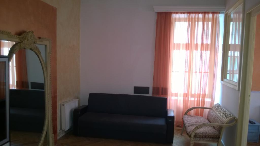M Central Apartments كلوج-نابوكا الغرفة الصورة